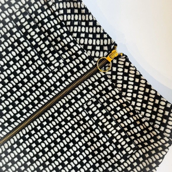 Express black white zip front mini skirt ❤️ - Picture 5 of 6